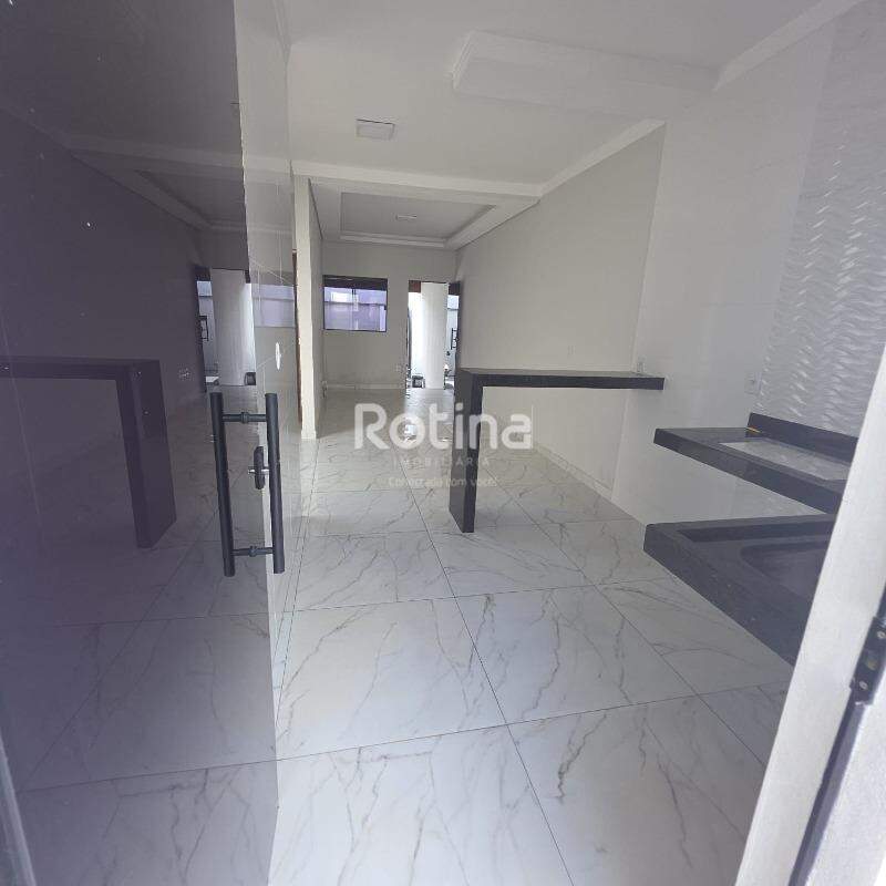 Casa para alugar, 2 quartos em Uberlândia no bairro Novo Mundo no valor de R$ 3.200,00 - Rotina Imobiliária: 