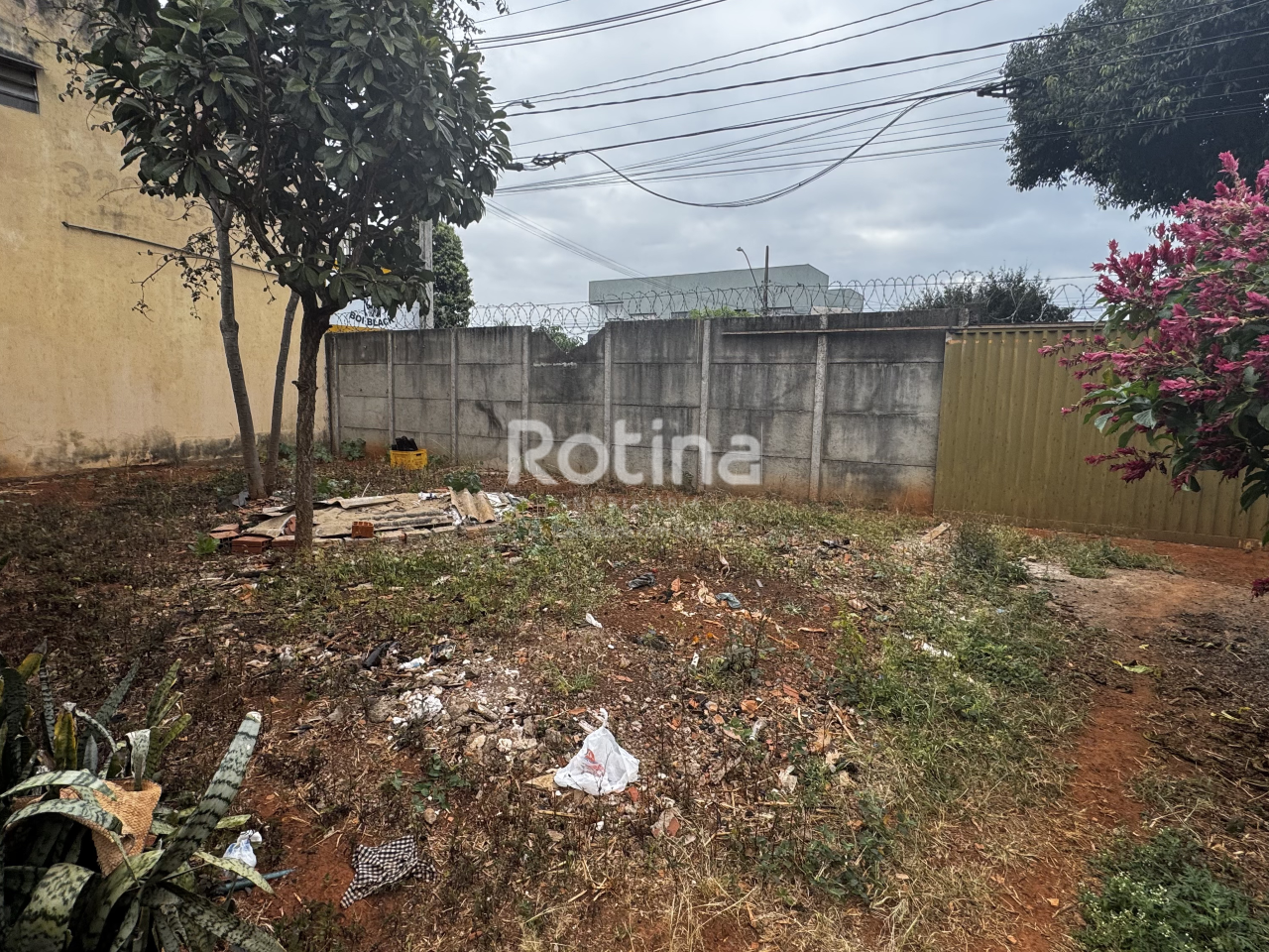 Terreno à venda, 2 quartos em Uberlândia no bairro Jardim Ipanema no valor de R$ 380.000,00 - Rotina Imobiliária: 
