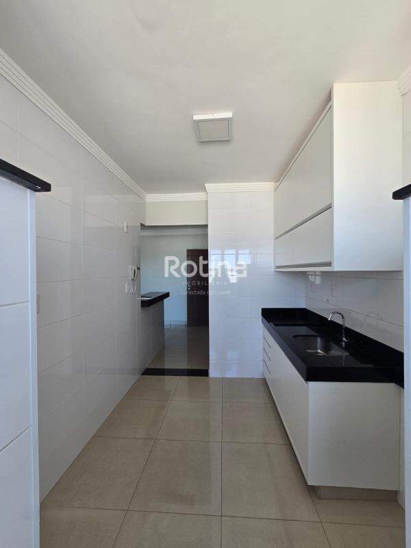Apartamento para alugar, 2 quartos em Uberlândia no bairro Santa Mônica no valor de R$ 2.600,00 - Rotina Imobiliária: 