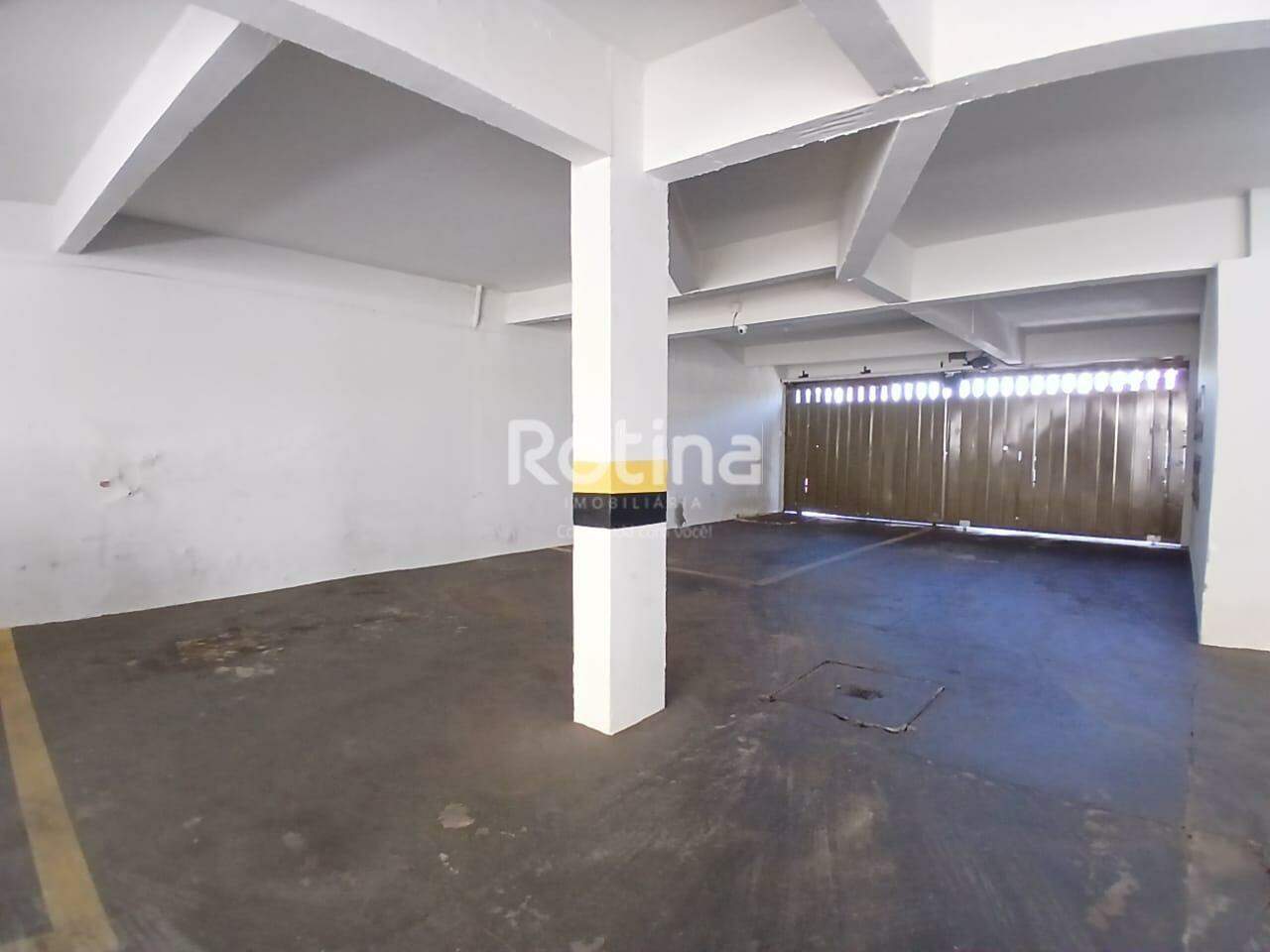Apartamento para alugar, 3 quartos em Uberlândia no bairro Cazeca no valor de R$ 2.300,00 - Rotina Imobiliária: 