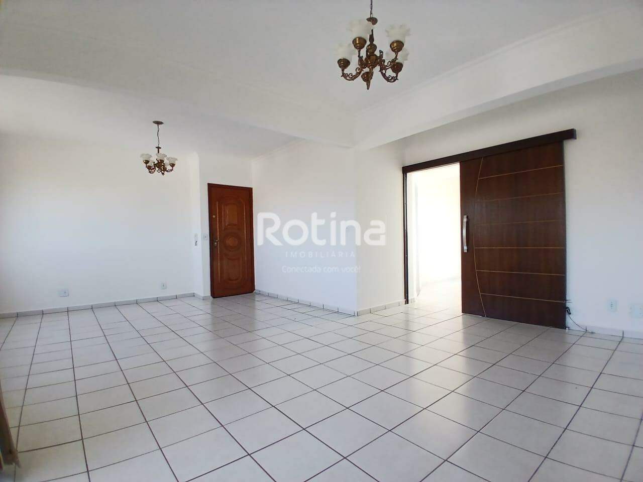 Apartamento para alugar, 3 quartos em Uberlândia no bairro Cazeca no valor de R$ 2.300,00 - Rotina Imobiliária: 