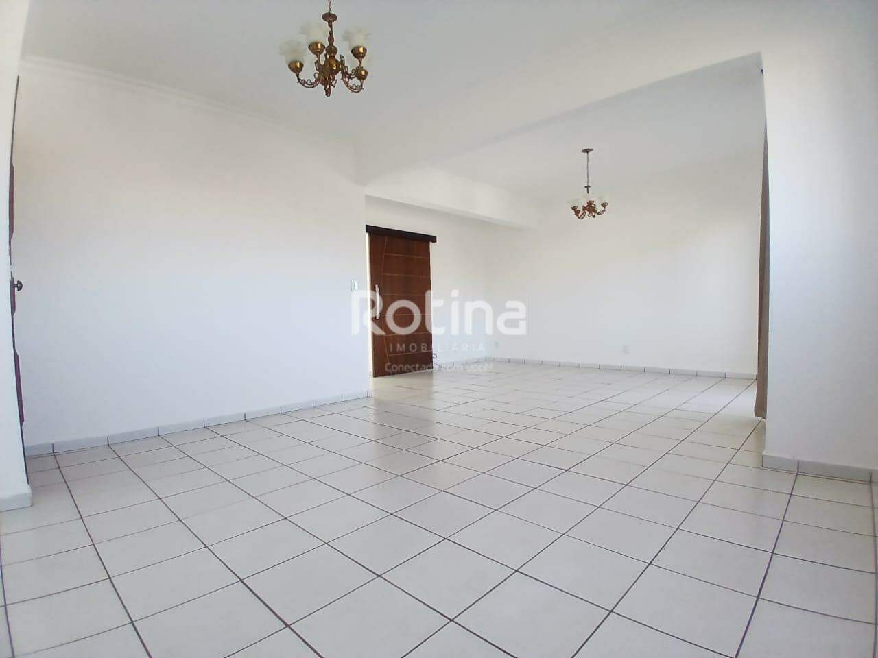 Apartamento para alugar, 3 quartos em Uberlândia no bairro Cazeca no valor de R$ 2.300,00 - Rotina Imobiliária: 