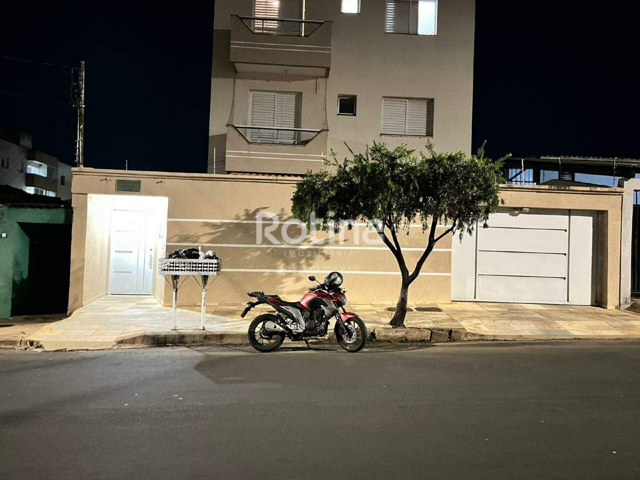 Apartamento para alugar, 2 quartos em Uberlândia no bairro Santa Mônica no valor de R$ 1.600,00 - Rotina Imobiliária: 