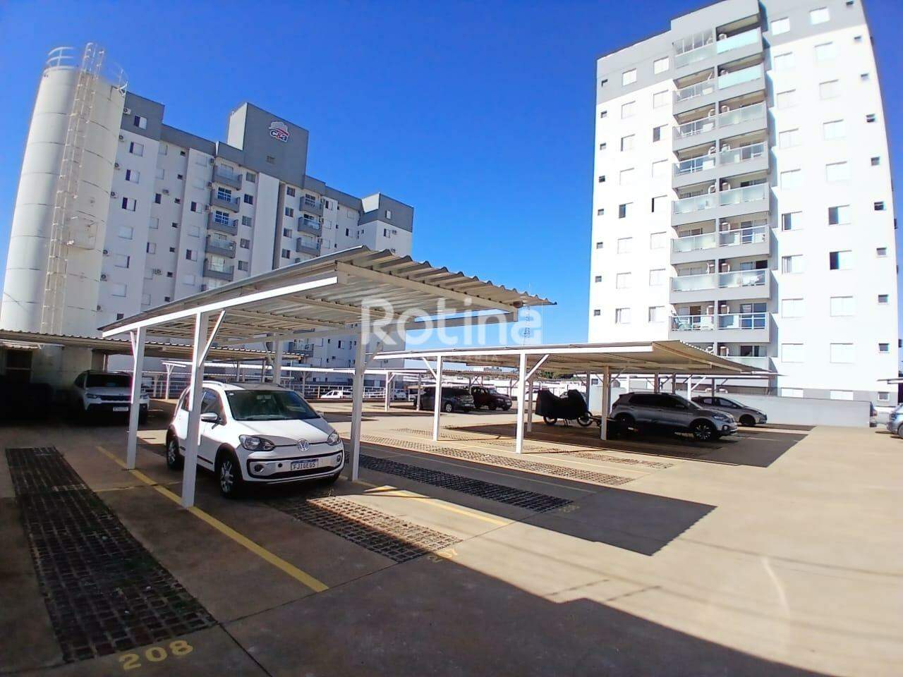 Apartamento para alugar, 3 quartos em Uberlândia no bairro Umuarama no valor de R$ 2.200,00 - Rotina Imobiliária: 