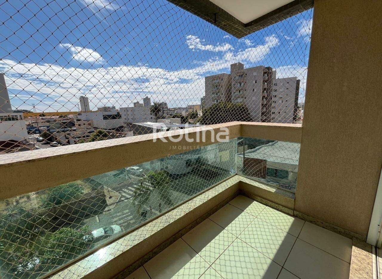 Apartamento à venda, 3 quartos em Uberlândia no bairro Nossa Senhora Aparecida no valor de R$ 550.000,00 - Rotina Imobiliária: 