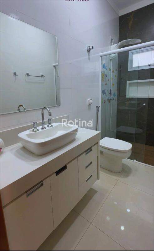 Casa à venda, 3 quartos em Uberlândia no bairro Novo Mundo no valor de R$ 920.000,00 - Rotina Imobiliária: 