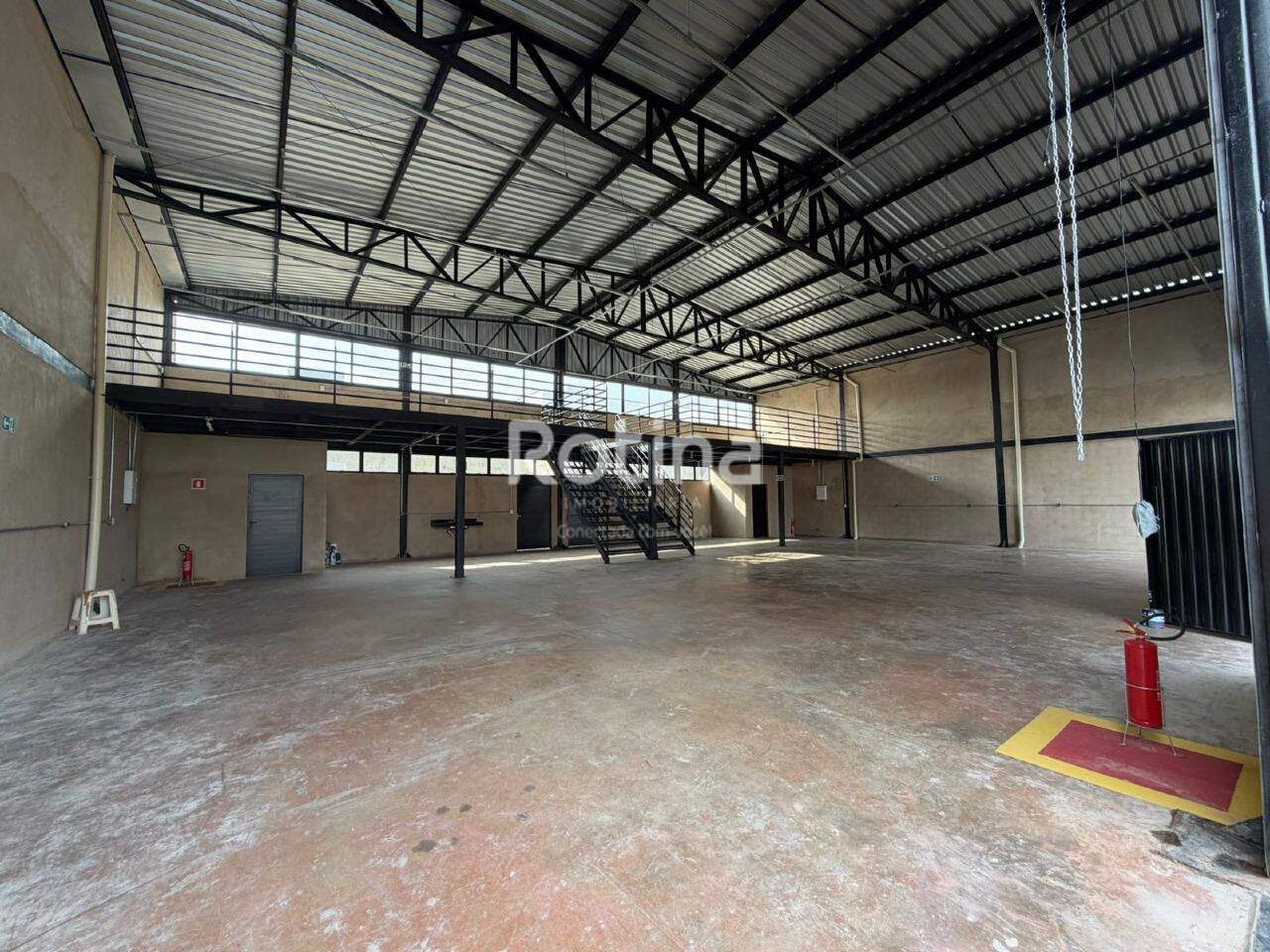 Galpão para alugar, em Uberlândia no bairro Novo Mundo no valor de R$ 6.500,00 - Rotina Imobiliária: 