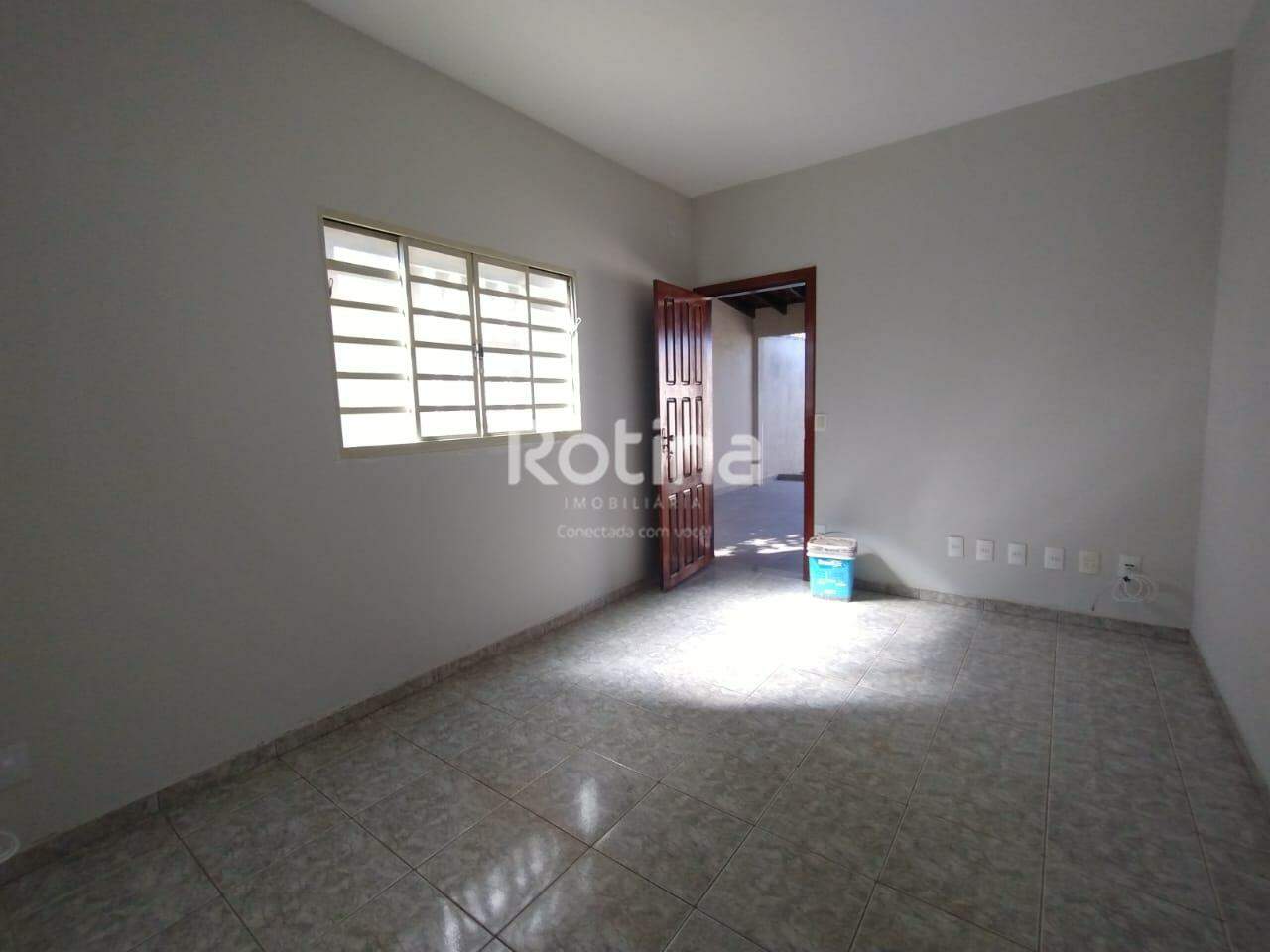 Casa para alugar, 3 quartos em Uberlândia no bairro Morumbi no valor de R$ 2.200,00 - Rotina Imobiliária: 