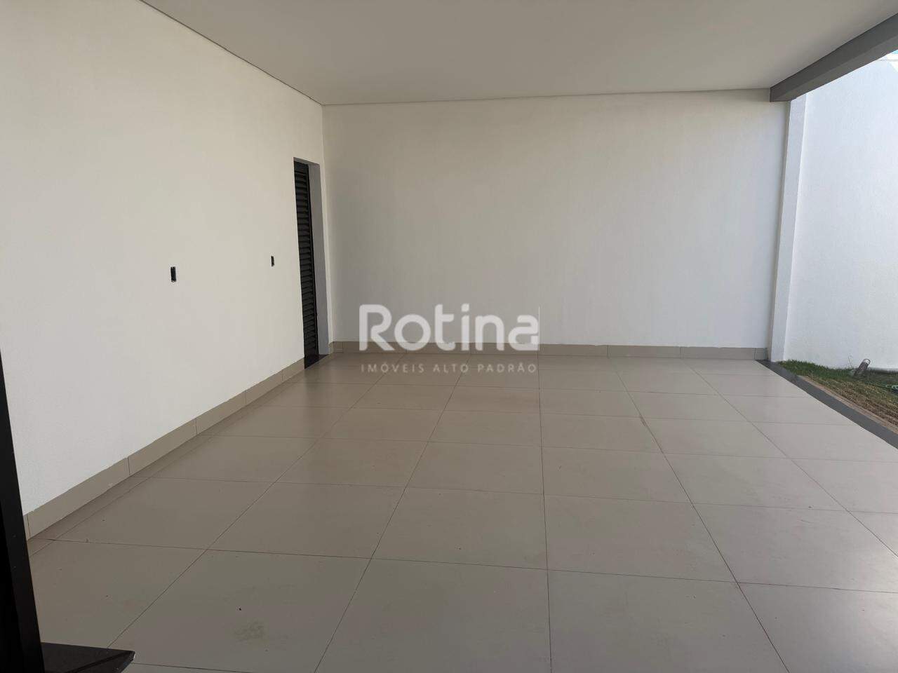 Casa à venda, 3 quartos em Uberlândia no bairro Loteamento Portal do Vale II no valor de R$ 900.000,00 - Rotina Imobiliária: 