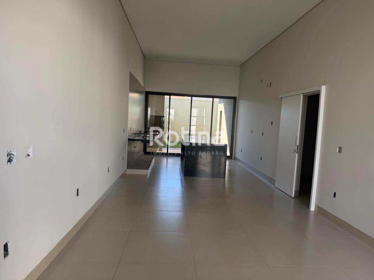 Casa à venda, 3 quartos em Uberlândia no bairro Loteamento Portal do Vale II no valor de R$ 900.000,00 - Rotina Imobiliária: 