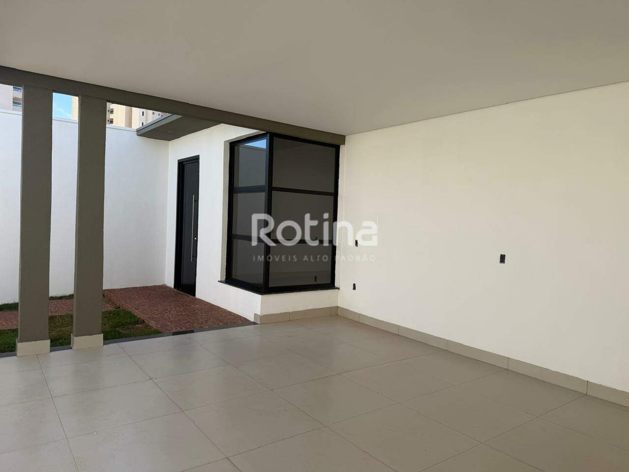Casa à venda, 3 quartos em Uberlândia no bairro Loteamento Portal do Vale II no valor de R$ 900.000,00 - Rotina Imobiliária: 