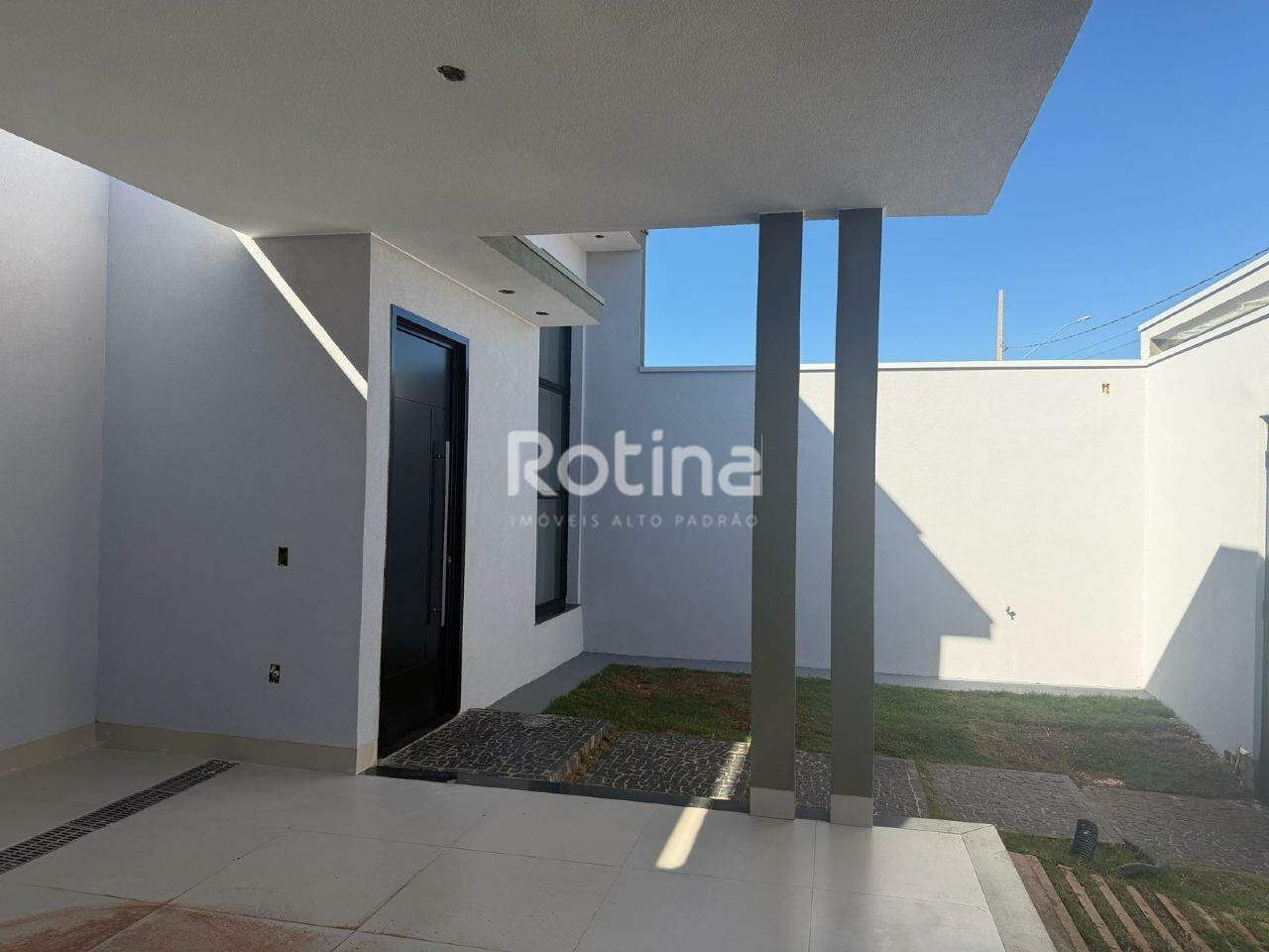 Casa à venda, 3 quartos em Uberlândia no bairro Loteamento Portal do Vale II no valor de R$ 900.000,00 - Rotina Imobiliária: 