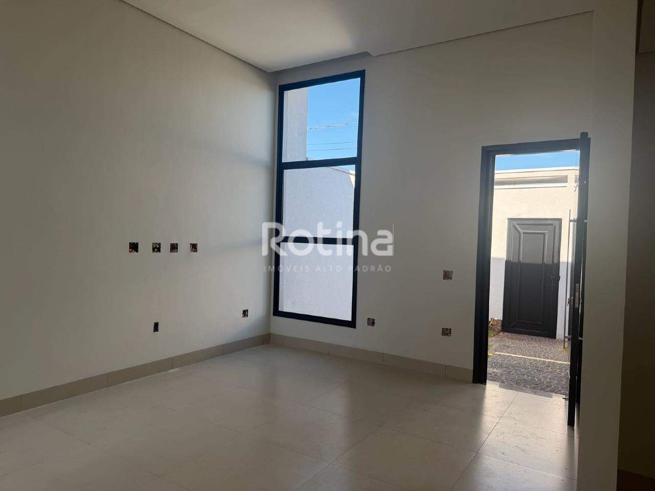 Casa à venda, 3 quartos em Uberlândia no bairro Loteamento Portal do Vale II no valor de R$ 900.000,00 - Rotina Imobiliária: 