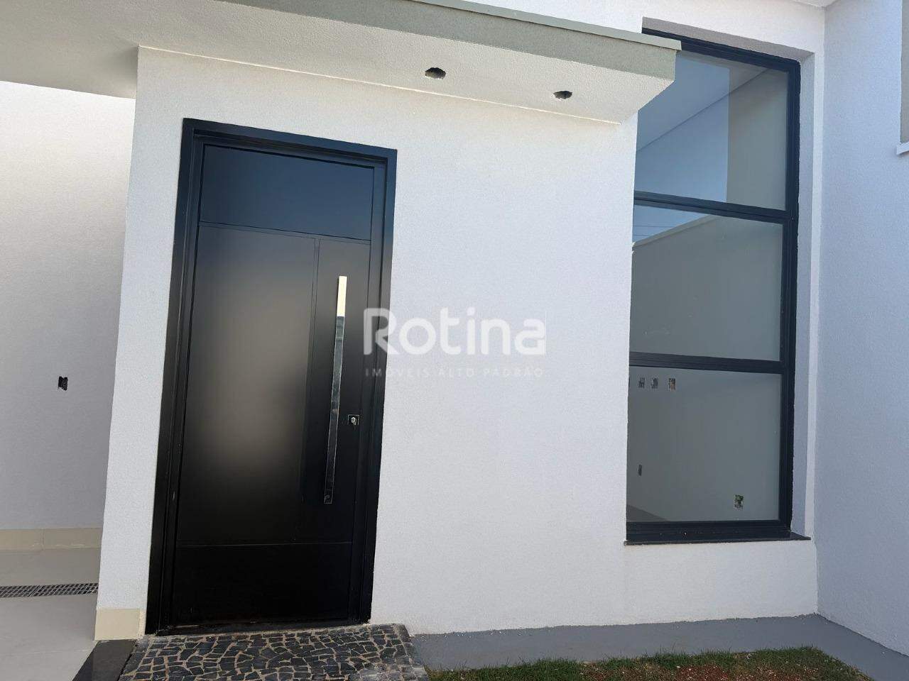 Casa à venda, 3 quartos em Uberlândia no bairro Loteamento Portal do Vale II no valor de R$ 900.000,00 - Rotina Imobiliária: 