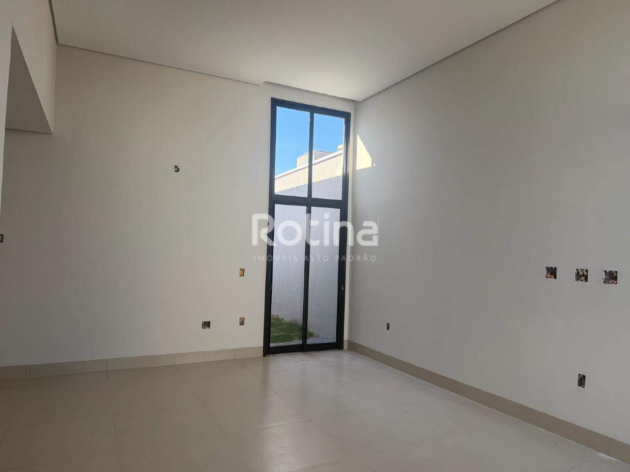 Casa à venda, 3 quartos em Uberlândia no bairro Loteamento Portal do Vale II no valor de R$ 900.000,00 - Rotina Imobiliária: 