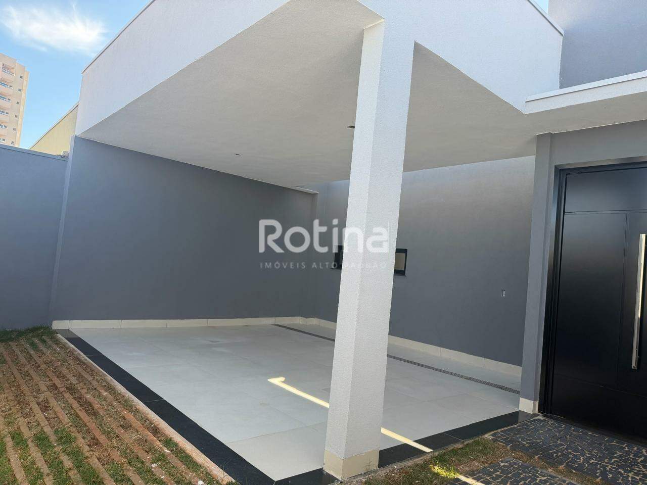 Casa à venda, 3 quartos em Uberlândia no bairro Loteamento Portal do Vale II no valor de R$ 900.000,00 - Rotina Imobiliária: 