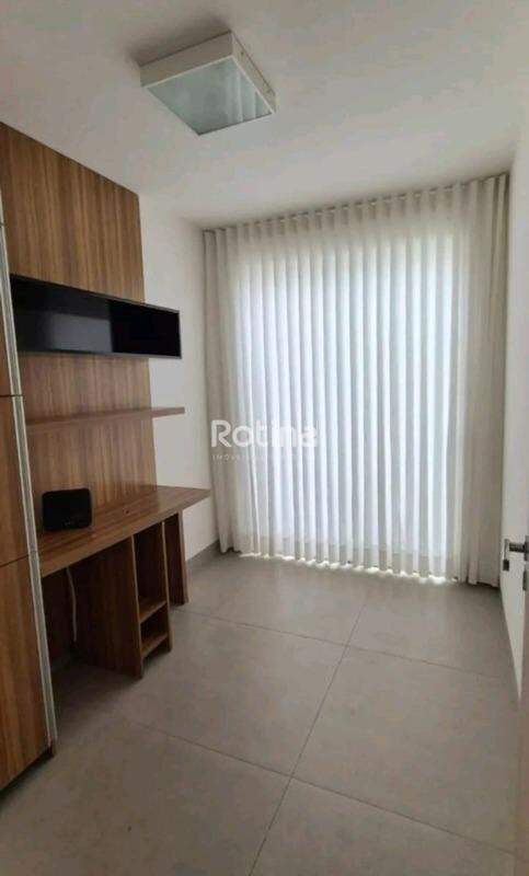 Casa Condomínio Fechado à venda, 3 quartos em Uberlândia no bairro Aclimação no valor de R$ 2.100.000,00 - Rotina Imobiliária: 