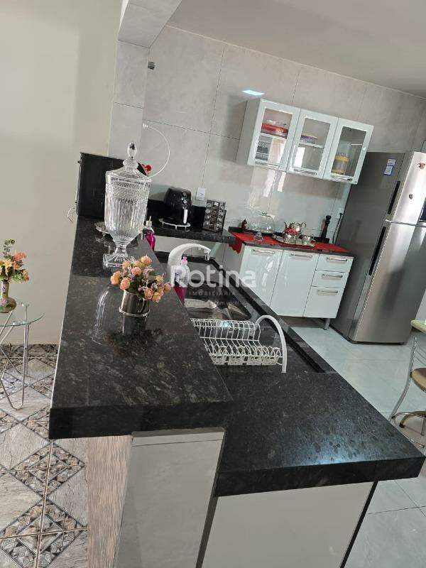 Casa à venda, 2 quartos em Uberlândia no bairro Planalto no valor de R$ 450.000,00 - Rotina Imobiliária: 