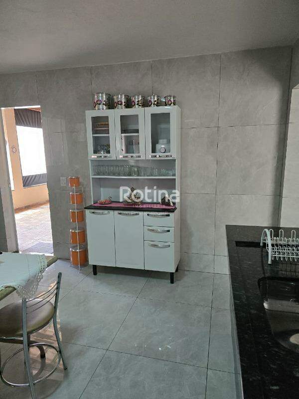 Casa à venda, 2 quartos em Uberlândia no bairro Planalto no valor de R$ 450.000,00 - Rotina Imobiliária: 