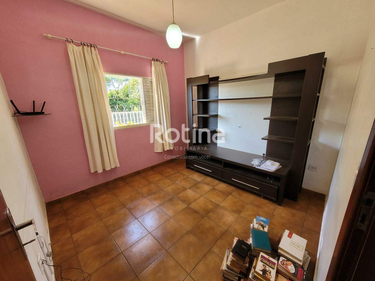 Casa à venda, 3 quartos em Uberlândia no bairro Cidade Jardim no valor de R$ 500.000,00 - Rotina Imobiliária: 
