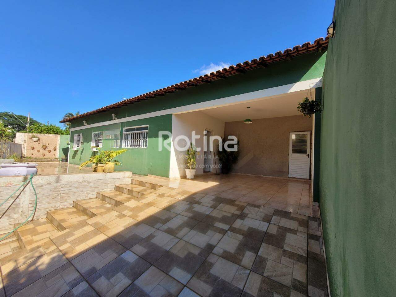 Casa à venda, 3 quartos em Uberlândia no bairro Cidade Jardim no valor de R$ 500.000,00 - Rotina Imobiliária: 