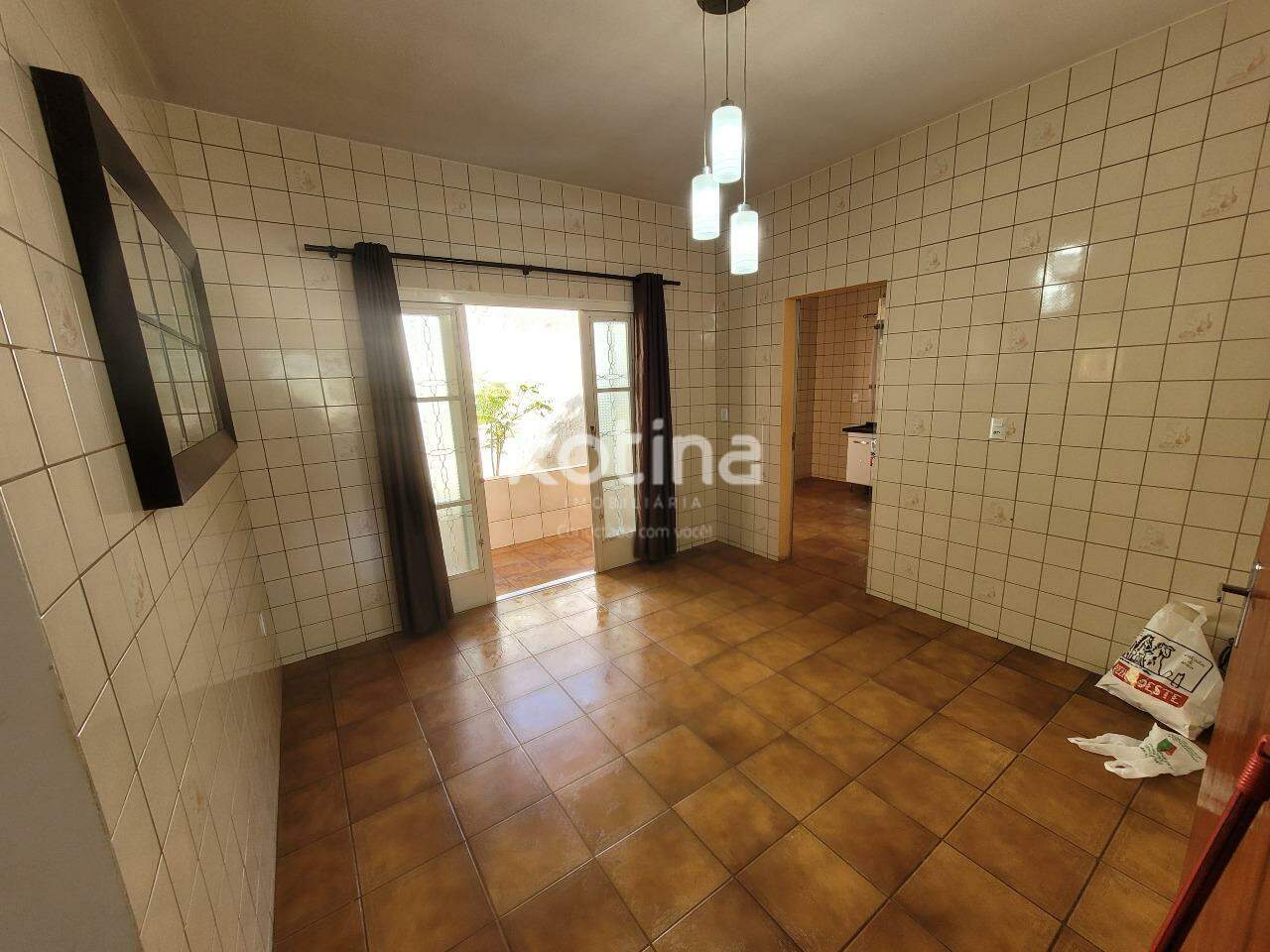 Casa à venda, 3 quartos em Uberlândia no bairro Cidade Jardim no valor de R$ 500.000,00 - Rotina Imobiliária: 