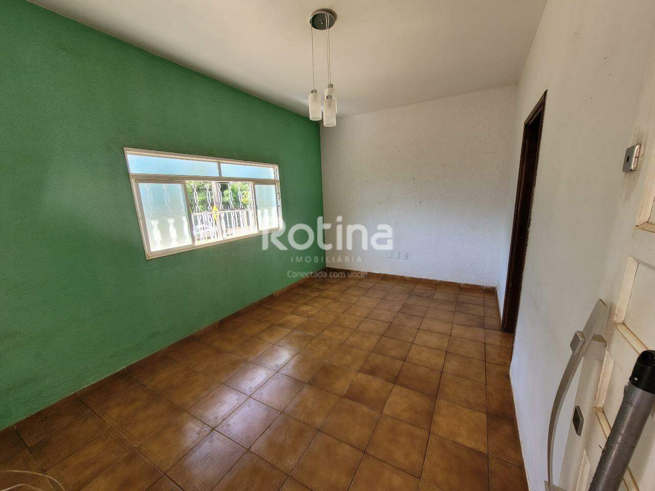 Casa à venda, 3 quartos em Uberlândia no bairro Cidade Jardim no valor de R$ 500.000,00 - Rotina Imobiliária: 
