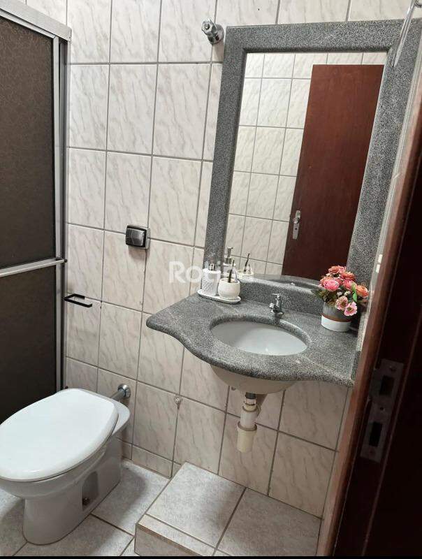 Apartamento para alugar, 3 quartos em Uberlândia no bairro Brasil no valor de R$ 3.000,00 - Rotina Imobiliária: 