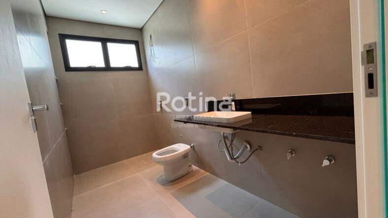 Casa à venda, 3 quartos em Uberlândia no bairro Jardim Karaíba no valor de R$ 1.690.000,00 - Rotina Imobiliária: 