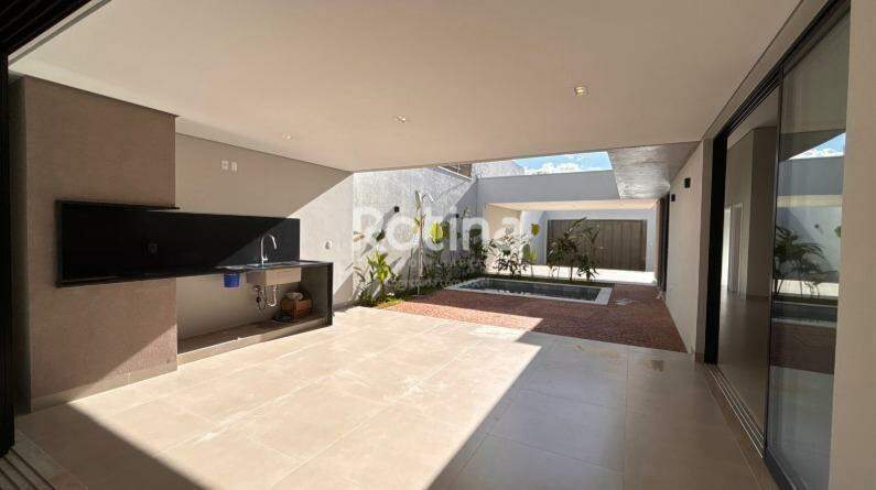 Casa à venda, 3 quartos em Uberlândia no bairro Jardim Karaíba no valor de R$ 1.690.000,00 - Rotina Imobiliária: 