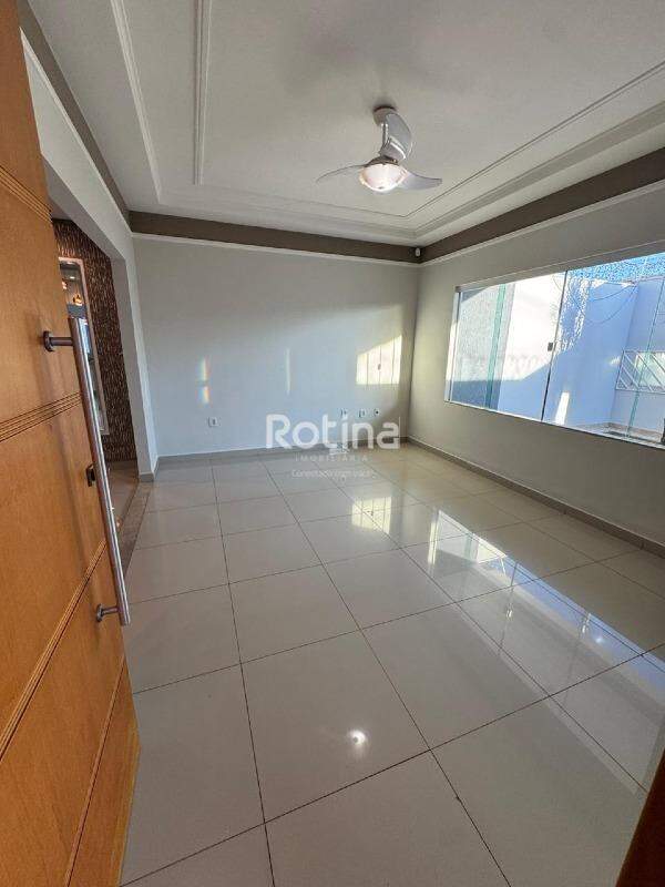 Casa à venda, 3 quartos em Uberlândia no bairro Jardim Patrícia no valor de R$ 850.000,00 - Rotina Imobiliária: 