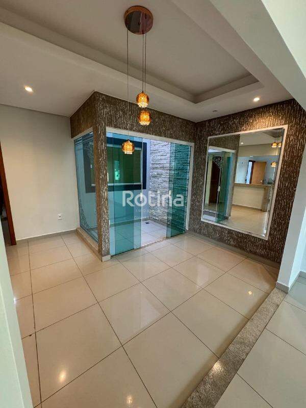 Casa à venda, 3 quartos em Uberlândia no bairro Jardim Patrícia no valor de R$ 850.000,00 - Rotina Imobiliária: 