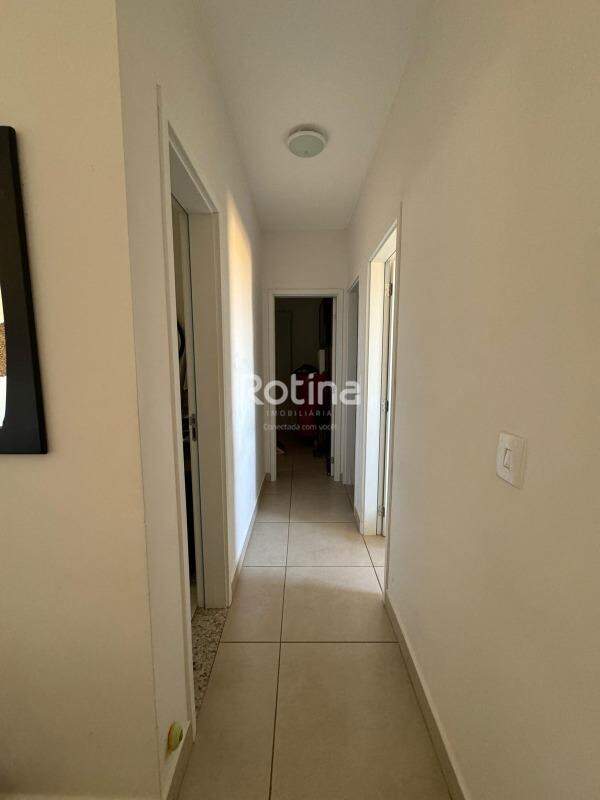 Apartamento à venda, 3 quartos em Uberlândia no bairro Laranjeiras no valor de R$ 420.000,00 - Rotina Imobiliária: 