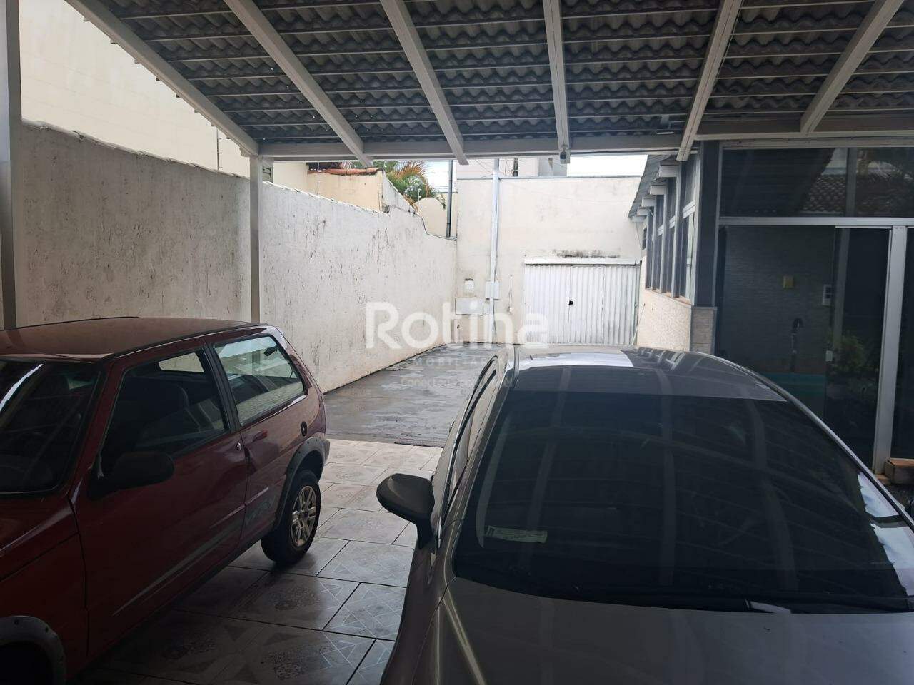 Casa à venda, 3 quartos em Uberlândia no bairro Santa Mônica no valor de R$ 890.000,00 - Rotina Imobiliária: 