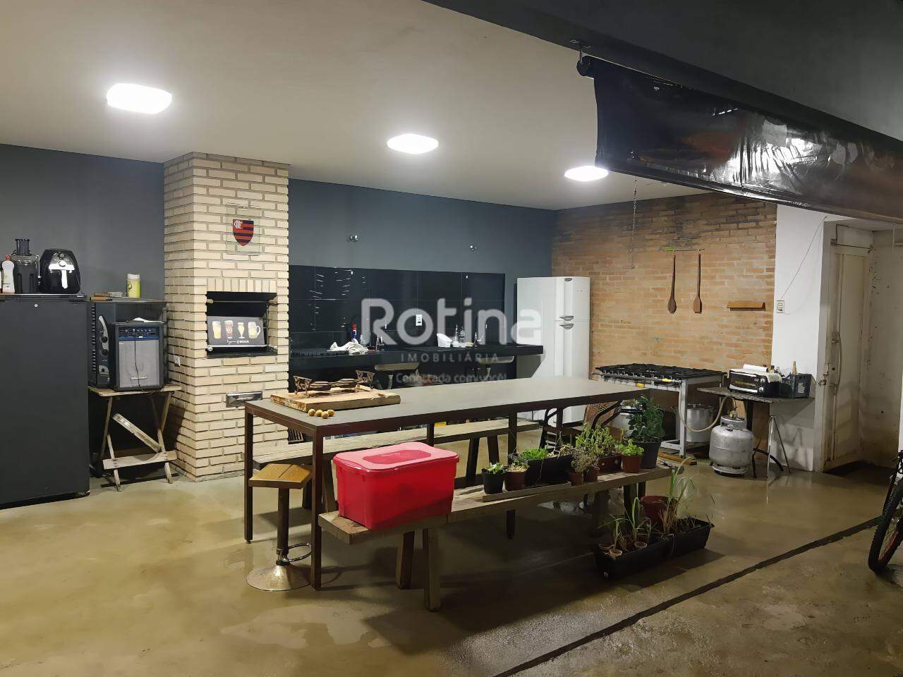 Casa à venda, 2 quartos em Uberlândia no bairro Cidade Jardim no valor de R$ 1.100.000,00 - Rotina Imobiliária: 