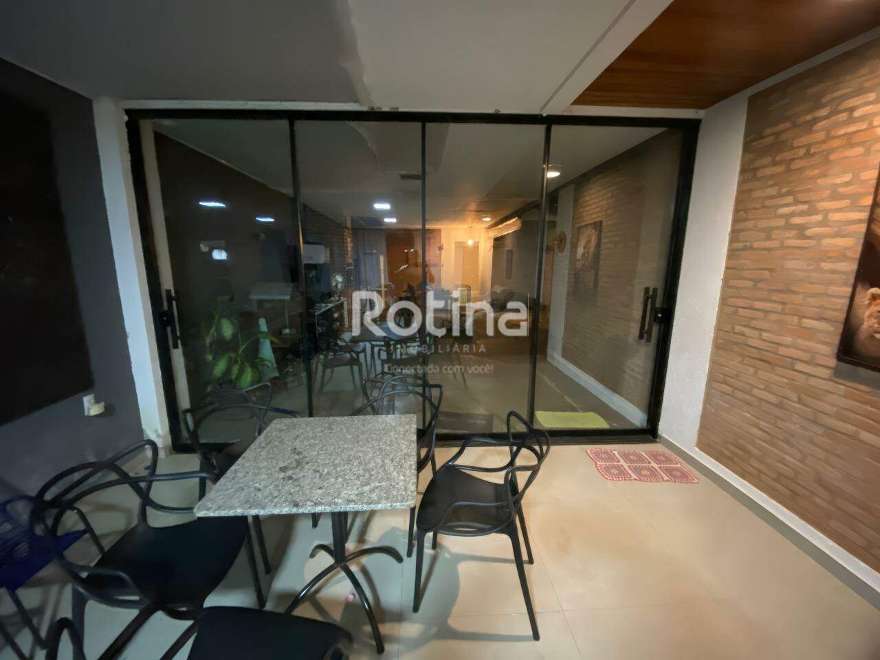 Casa à venda, 2 quartos em Uberlândia no bairro Cidade Jardim no valor de R$ 1.100.000,00 - Rotina Imobiliária: 