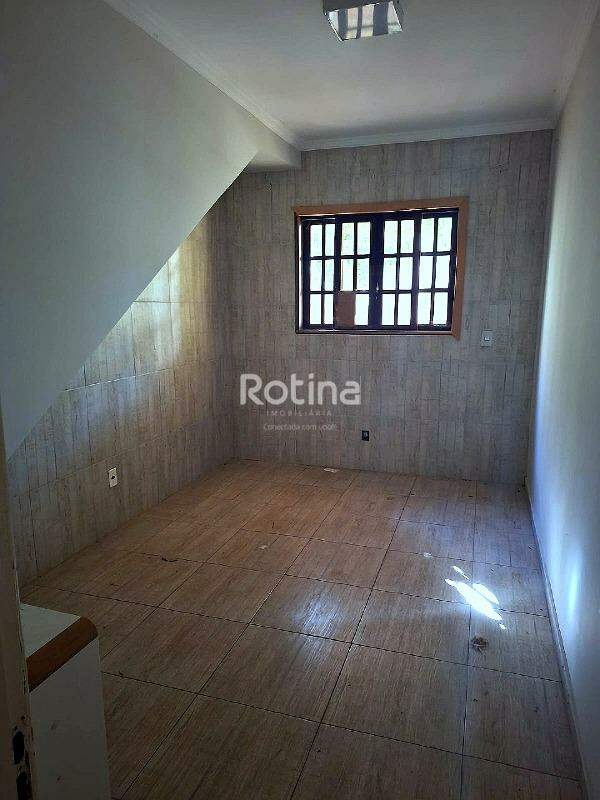 Casa à venda, 3 quartos em Uberlândia no bairro Cidade Jardim no valor de R$ 950.000,00 - Rotina Imobiliária: 