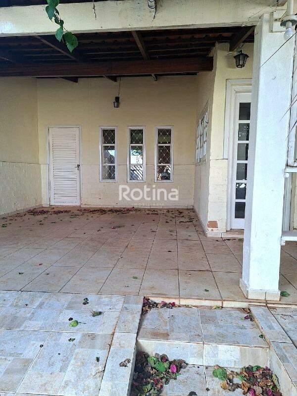 Casa à venda, 3 quartos em Uberlândia no bairro Cidade Jardim no valor de R$ 950.000,00 - Rotina Imobiliária: 