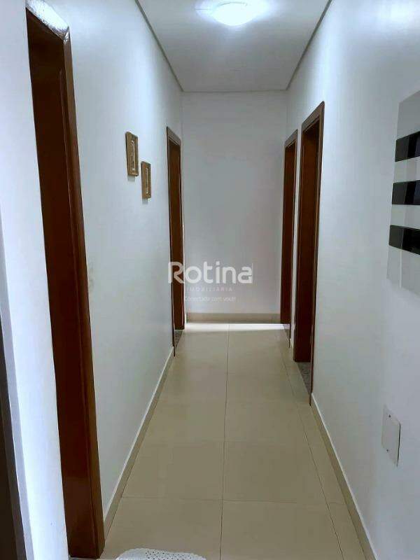Casa à venda, 4 quartos em Uberlândia no bairro Jaraguá no valor de R$ 1.280.000,00 - Rotina Imobiliária: 