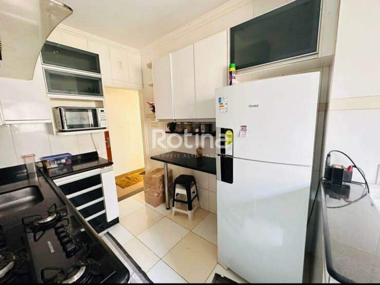 Apartamento à venda, em Uberlândia no bairro Santa Mônica no valor de R$ 300.000,00 - Rotina Imobiliária: 