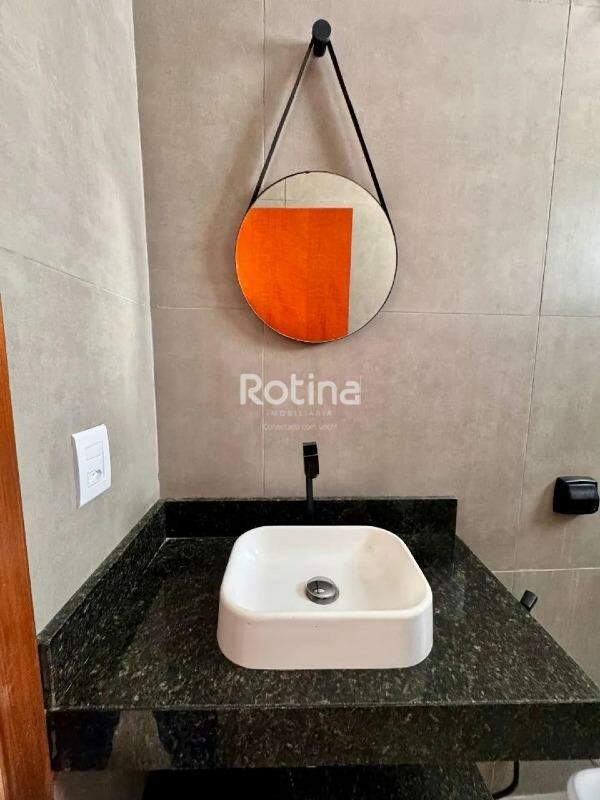 Casa à venda, 3 quartos em Uberlândia no bairro Jardim Canaã no valor de R$ 480.000,00 - Rotina Imobiliária: 
