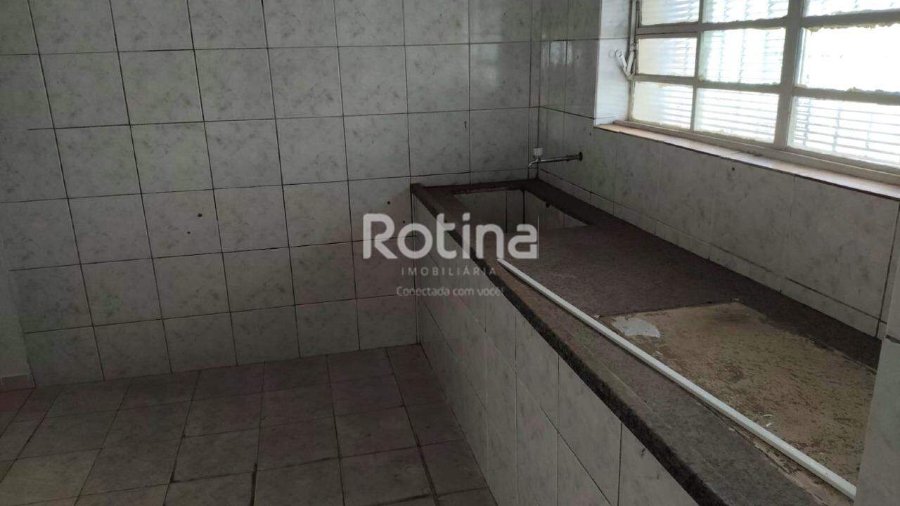 Comercial para alugar, em Uberlândia no bairro Centro no valor de R$ 1.300,00 - Rotina Imobiliária: 
