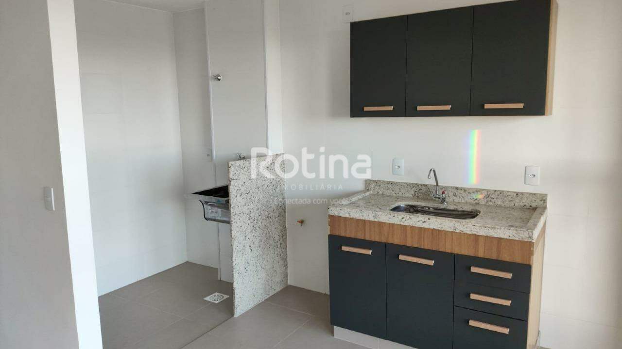 Apartamento para alugar, 3 quartos em Uberlândia no bairro Grand Ville no valor de R$ 2.000,00 - Rotina Imobiliária: 