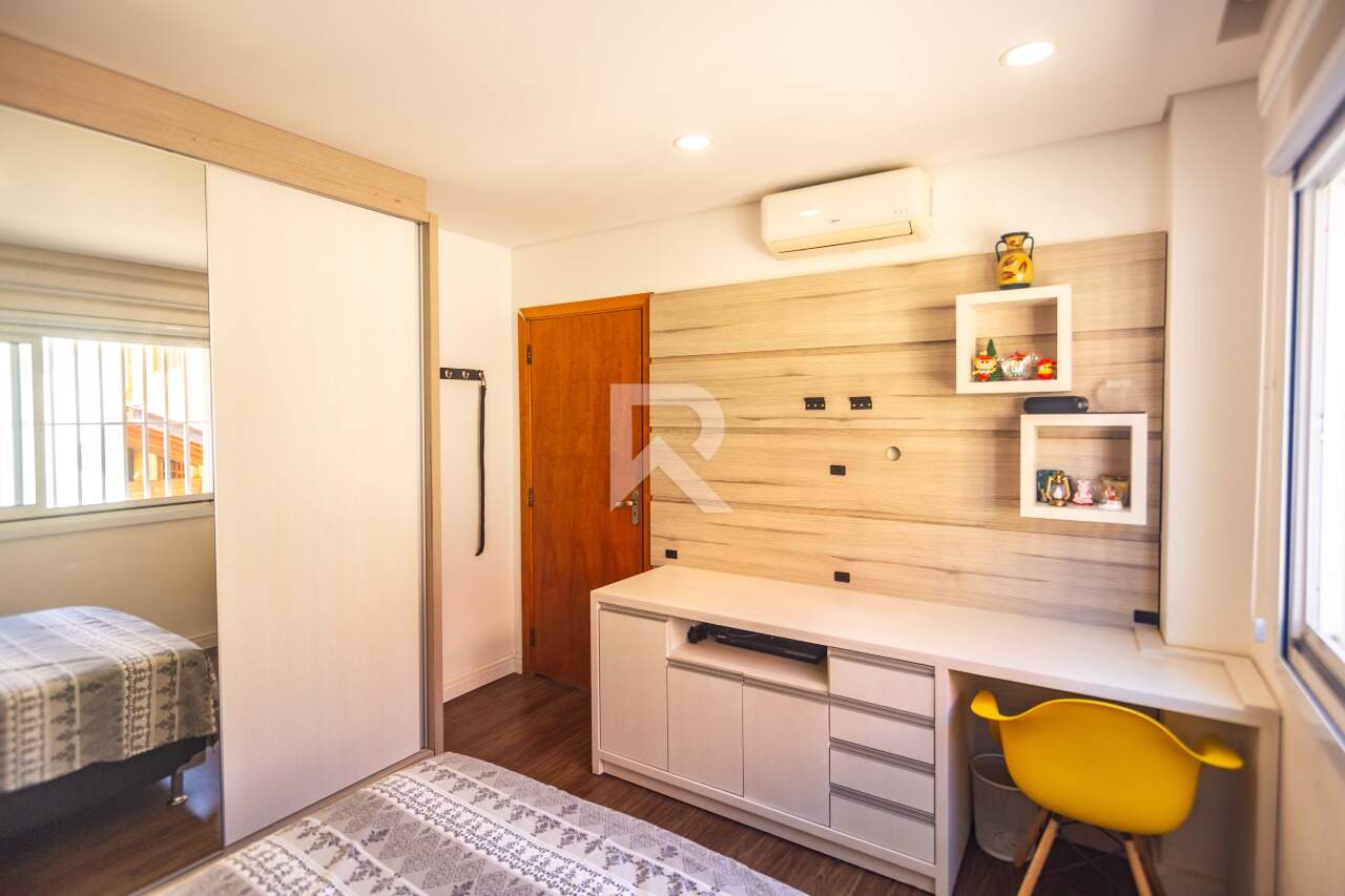 Casa Semi Mobiliada com 6 Quartos e 4 Vagas, Venda, 375 m² por R$ 1.850.000,00 - Santa Felicidade - Curitiba/PR miniatura 37