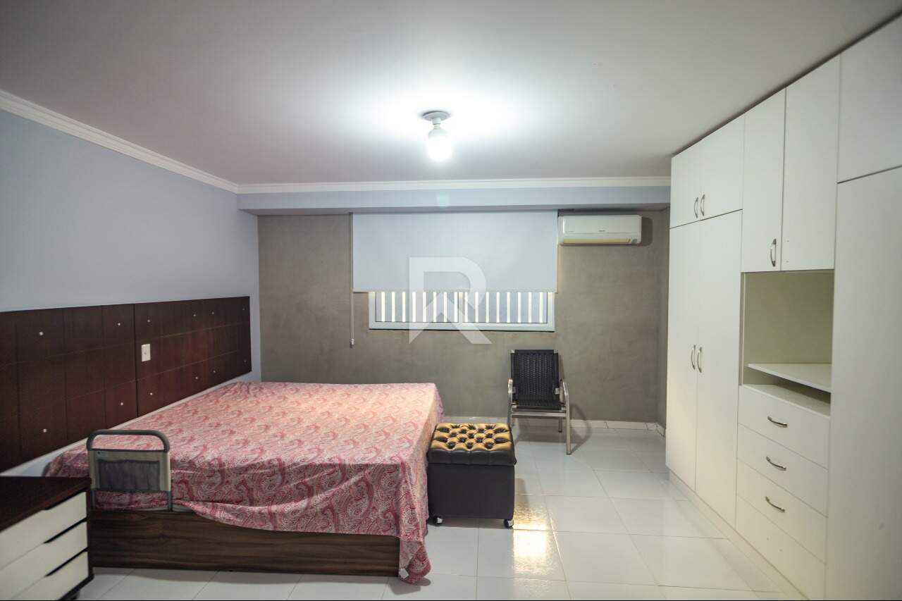 Casa Semi Mobiliada com 6 Quartos e 4 Vagas, Venda, 375 m² por R$ 1.850.000,00 - Santa Felicidade - Curitiba/PR miniatura 17