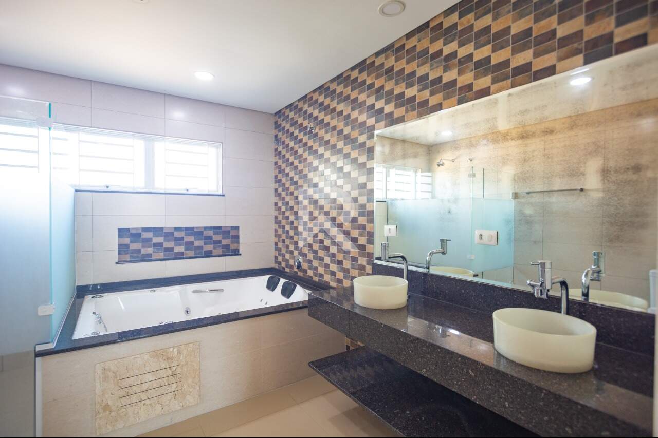 Casa Semi Mobiliada com 6 Quartos e 4 Vagas, Venda, 375 m² por R$ 1.850.000,00 - Santa Felicidade - Curitiba/PR miniatura 44