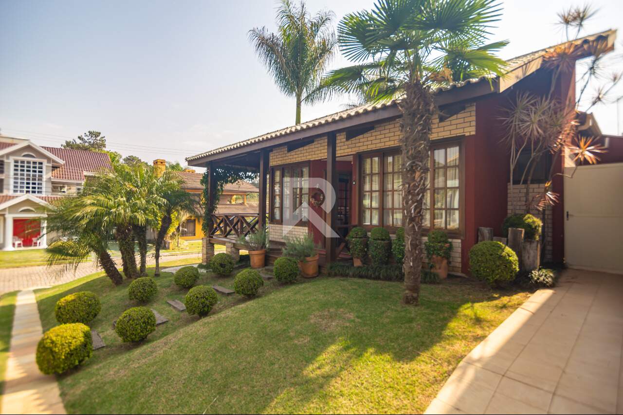 Casa Luxuosa com Adega e Escritório, 3 suítes, 300 m² - Venda - Santa Felicidade - Curitiba/PR