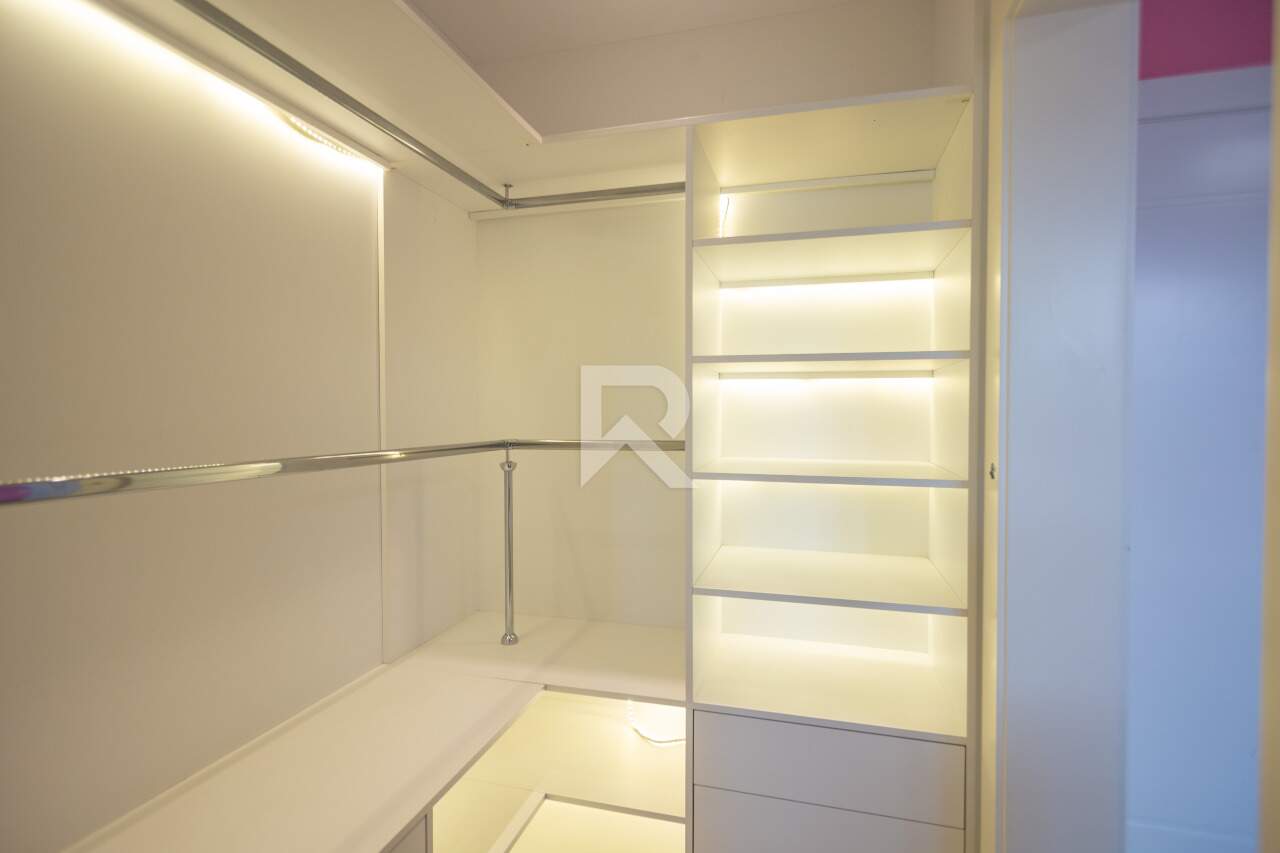 Casa Luxuosa com Vista para o Jardim, 4 Suítes, Venda, 778 m² - Santa Felicidade - Curitiba/PR miniatura 47