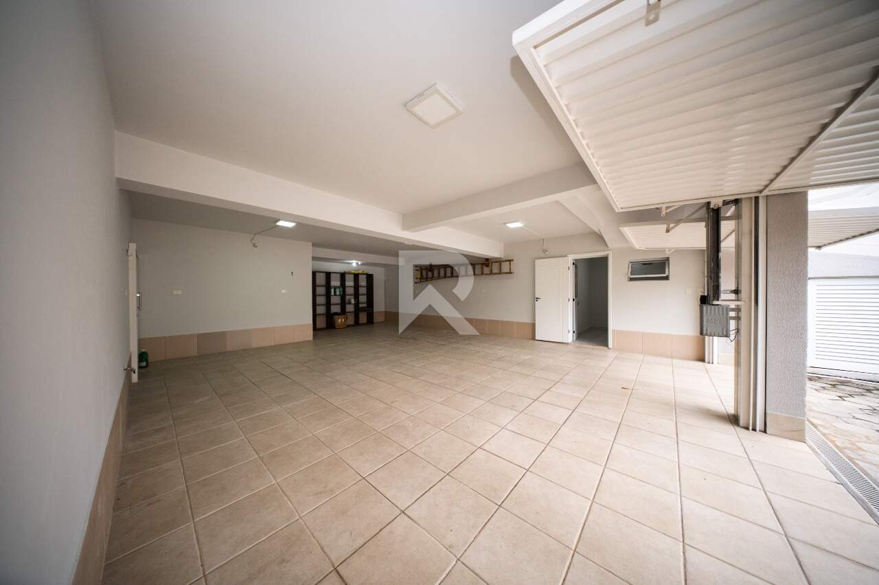Casa com Vista Livre, 4 quartos e 4 vagas para locação, 267 m² – Mossunguê – Curitiba/PR miniatura 7