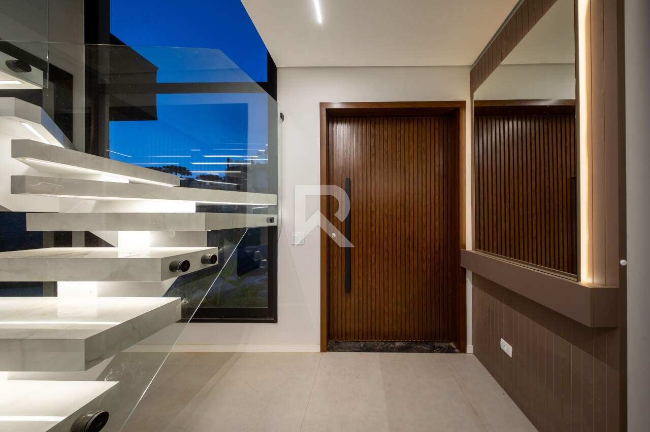 Casa mobiliada com 250m2 privativos Quintal | 3 suítes | Condomínio miniatura 7